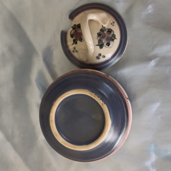 Small Blueberry Patterned Dish - Picture 4 of 4